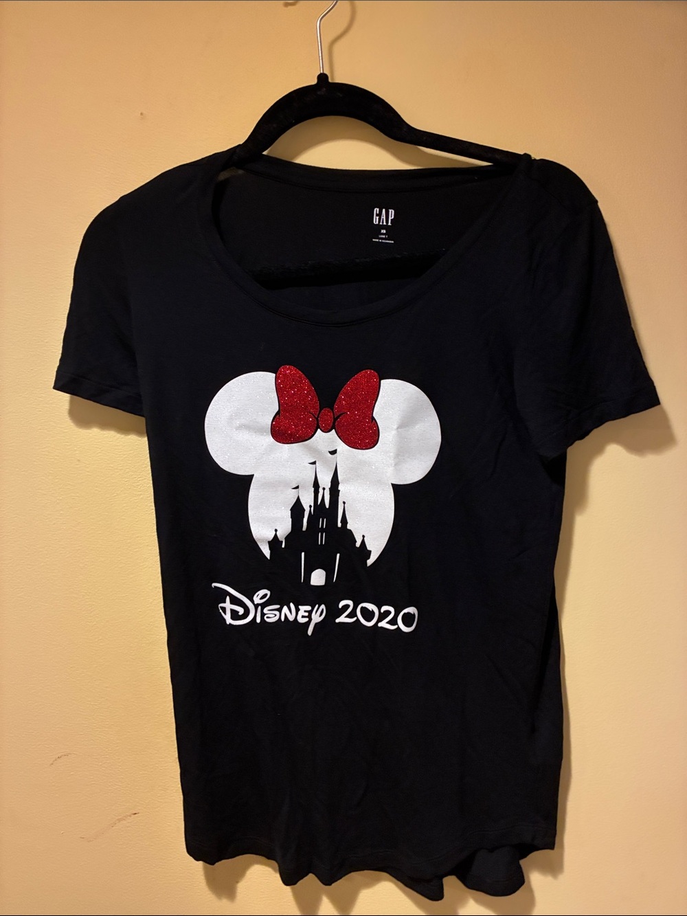GAP Black Tee with White Minnie Head and Red Glitter Bow